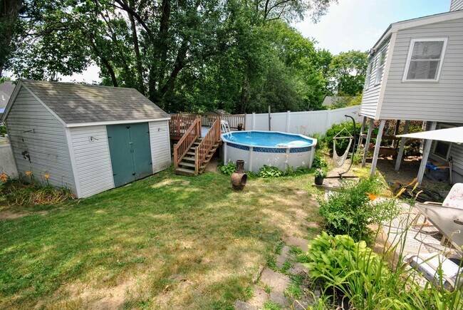 Building Photo - 21 Boisvert St
