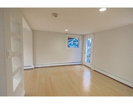 Building Photo - 409 High St