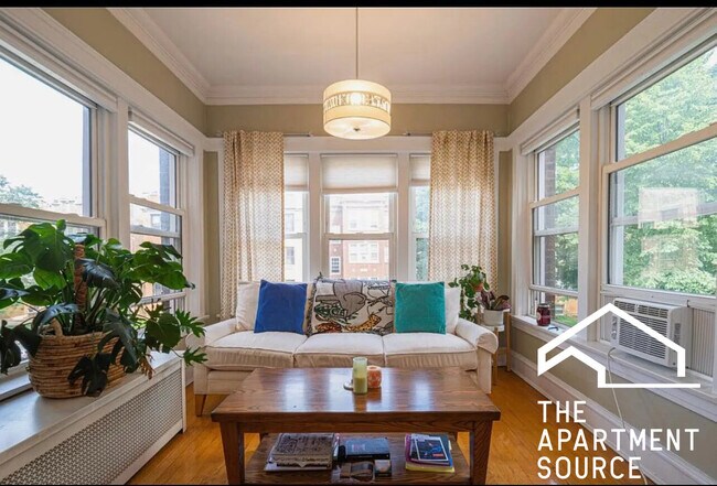 Foto del edificio - 6514 N Bosworth Ave