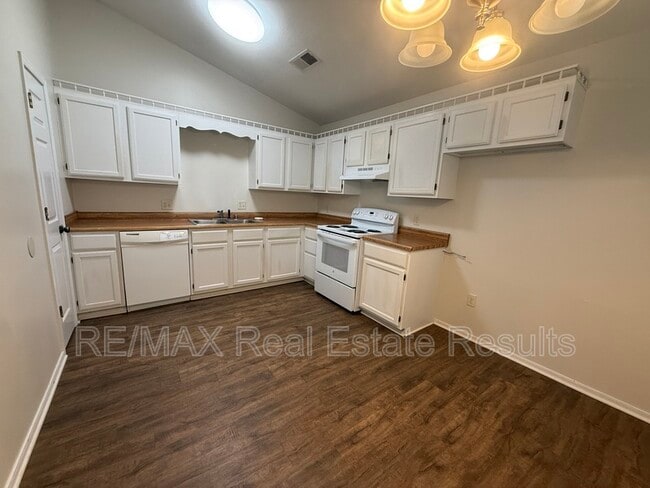 Building Photo - 1206 Whipporwill Ln