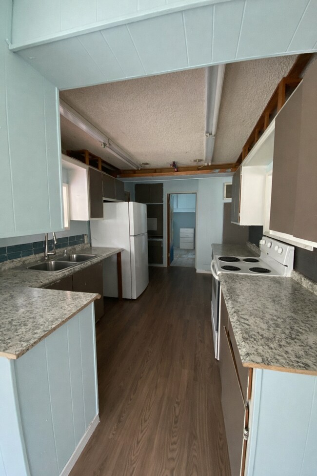 Building Photo - 111 E Sherwood Rd