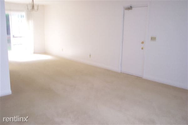 Building Photo - 13 Cardinal Dr