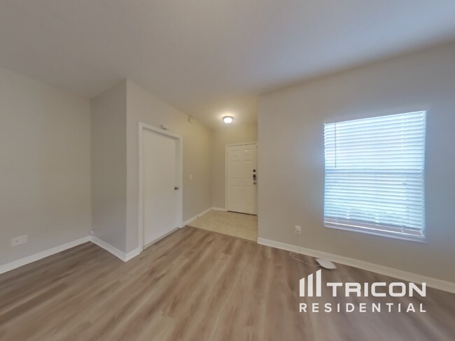Building Photo - 3625 16th St Ct E