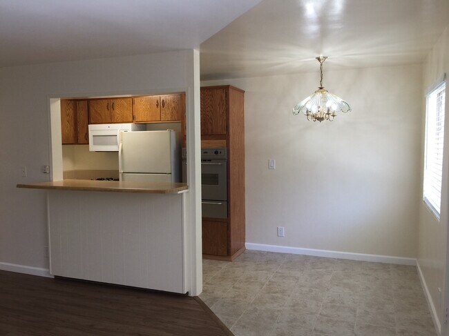 Bar, Kitchen, Dining - 840 Haverford Ave