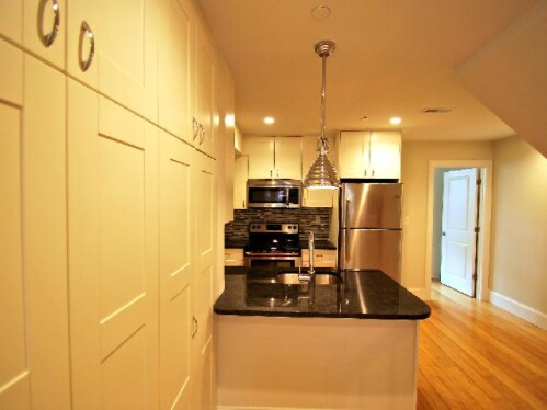 Building Photo - 53 Fort Ave