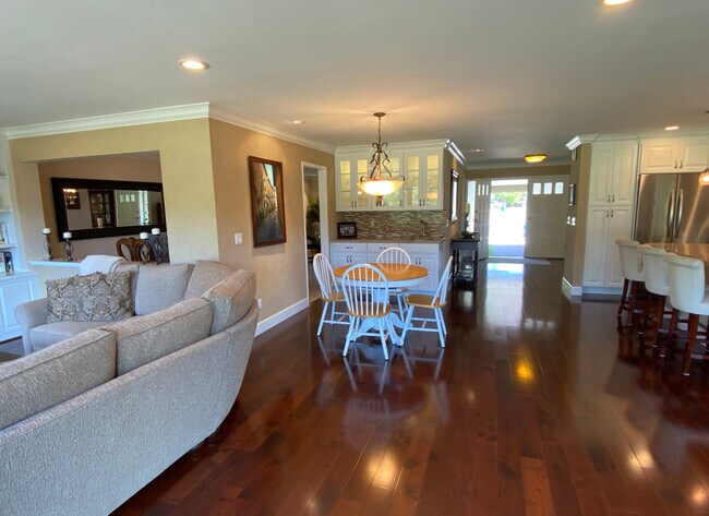 Foto del edificio - 6828 Fairfield Dr