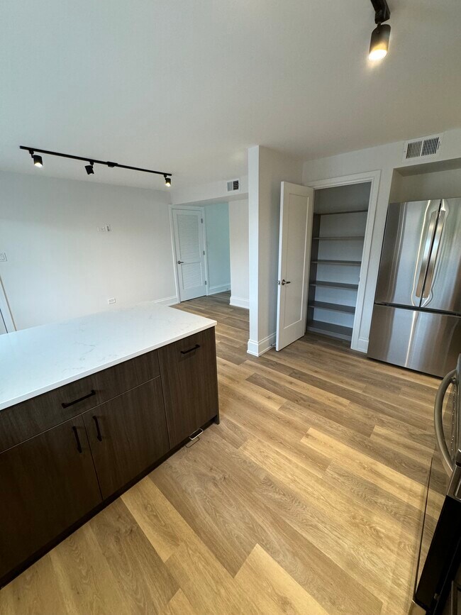 despensa - 603 S McKinley Ave