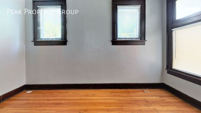 Building Photo - 286 E 13th Ave