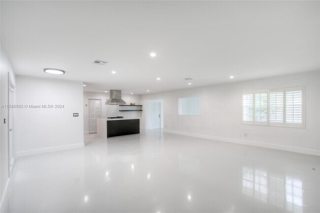 Building Photo - 9825 Southwest 196th Street, Cutler Bay, F...