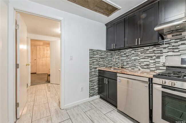 Building Photo - 41-19 67th St