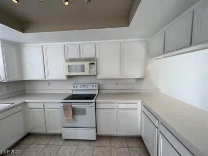 Building Photo - 3452 Pino Cir