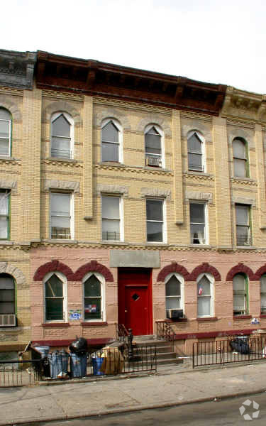 Primary Photo - 1341 Hancock Street Apartments