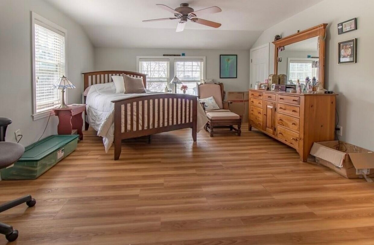 Foto principal - 49 Lambert Ave