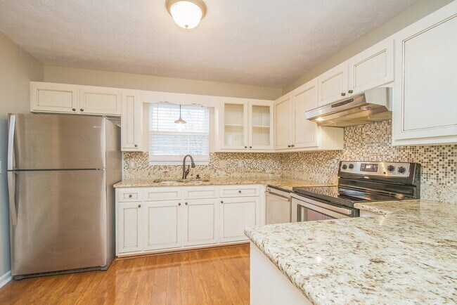 Building Photo - 1112 Skipton Dr