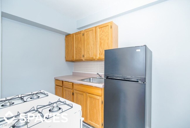 Building Photo - 4600 N Beacon St