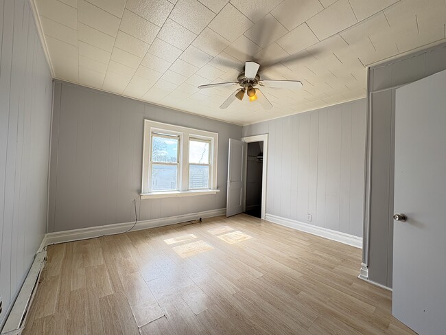 Building Photo - 133 Isabella Ave