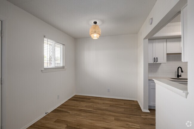 2 habitaciones, 1 baño: comedor - Palmetto Square