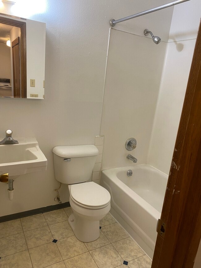 Building Photo - College Park Apartments