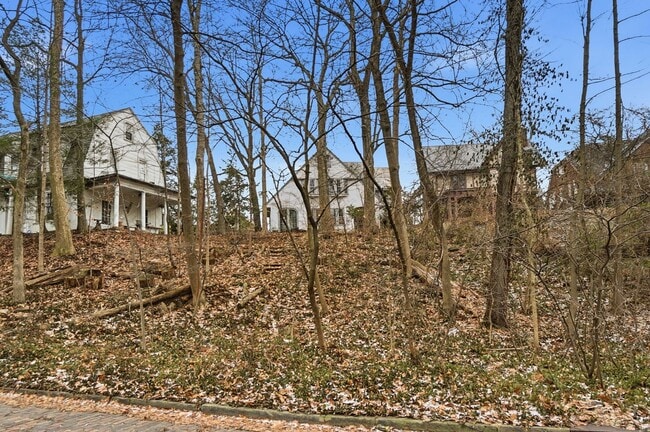 Building Photo - 2104 Iuka Ave