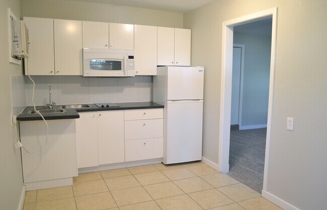 Building Photo - Adorable 1bed/1 bath home nestled between ...