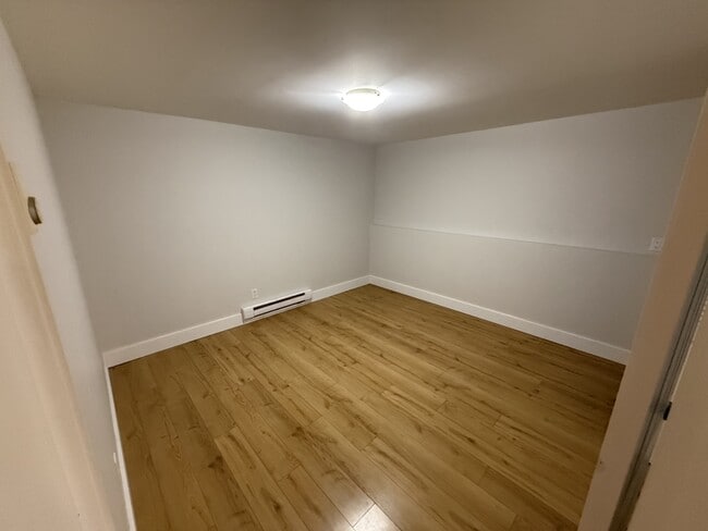 Building Photo - 346 Watfield Ave