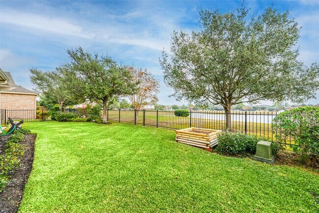 Foto del edificio - 13527 Barons Lake Ln