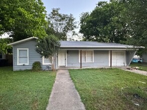 Building Photo - 1309 Sunset St