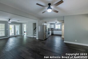 Foto del edificio - 636 Cypress Ridge Rd