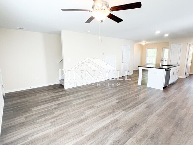 Foto del edificio - 2325 Tazewell Ave