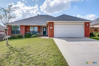 Building Photo - 2214 Sun Chase Blvd