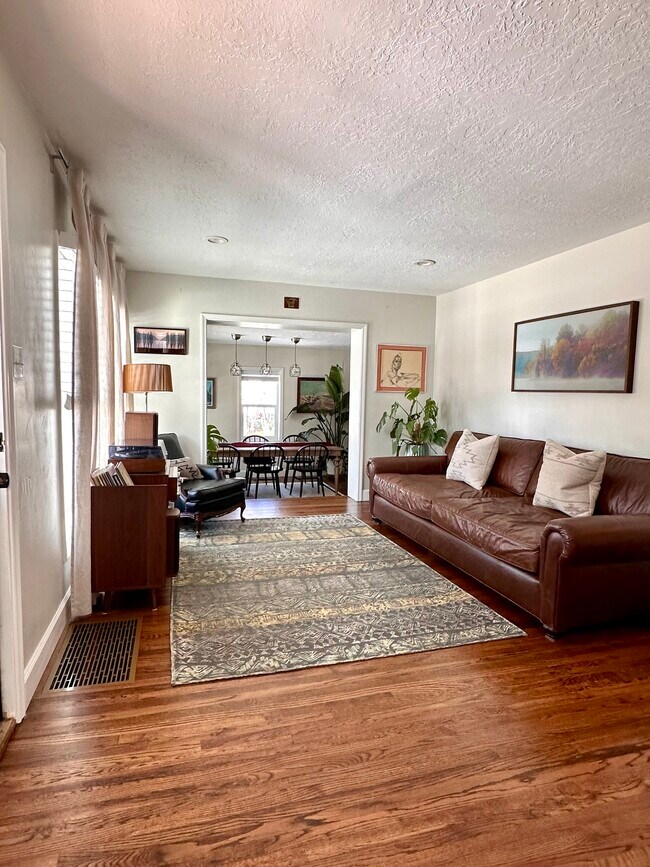 Foto del edificio - 2560 Fillmore Ave