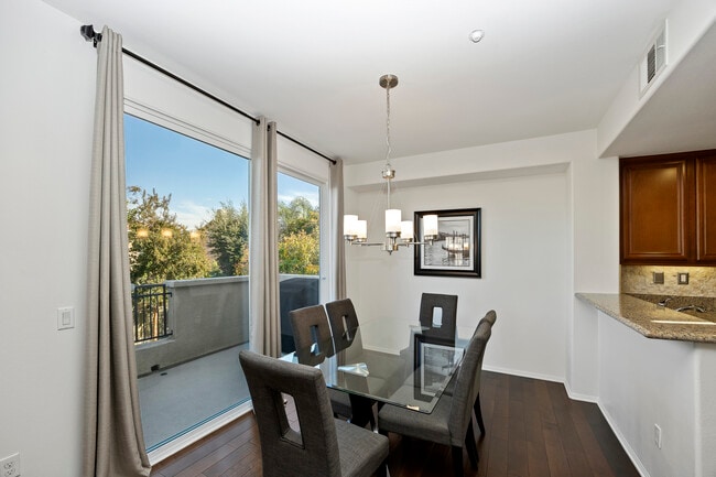 Building Photo - 31205 Strawberry Tree Ln