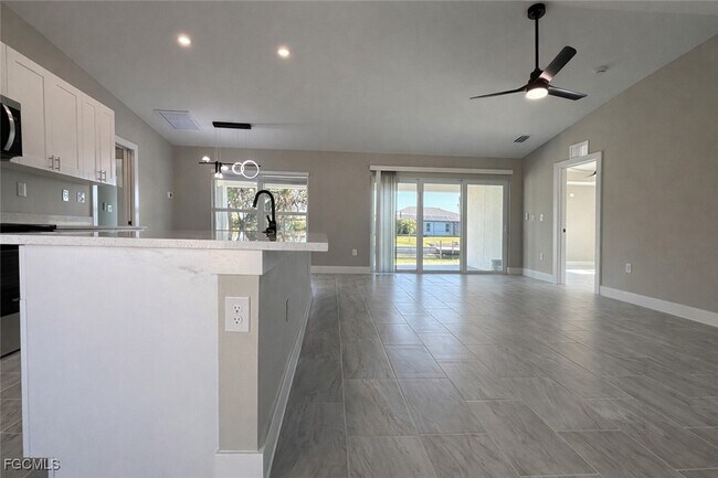 Foto del edificio - 3339 NE 13th Ave