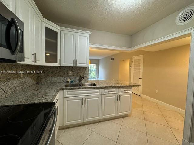 Building Photo - 9159 SW 77th Ave