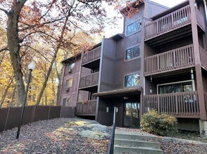 Building Photo - 340 Sunderland Rd