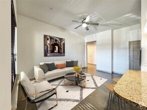 Building Photo - 306 McGowen St