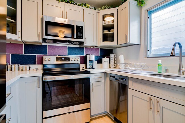 Building Photo - Fully-Furnished One Bedroom at Ala Wai Cove