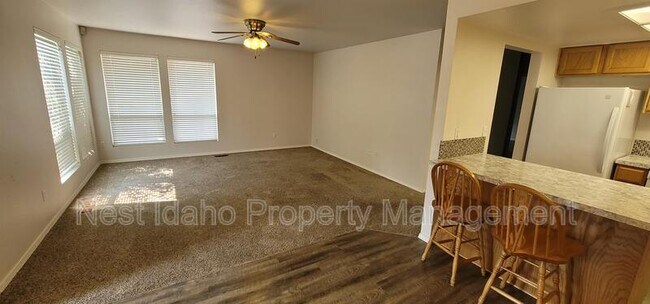 Foto del edificio - 10646 W Edna St