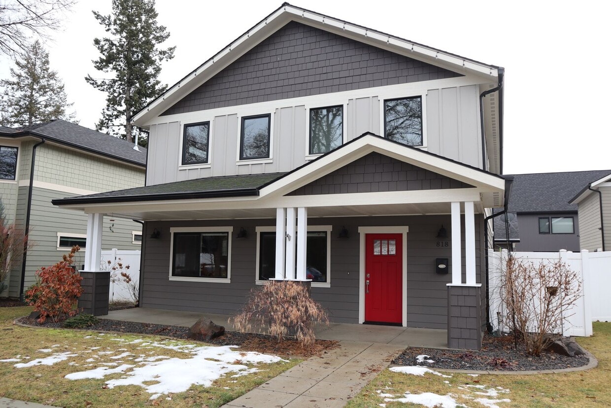 Primary Photo - Beautiful home Downtown CDA