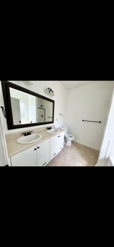 Foto del edificio - 897 Westlawn Dr