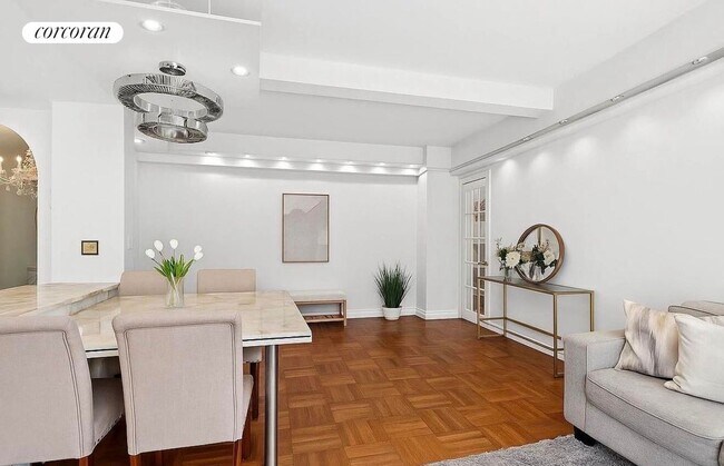 Foto del edificio - 235 W End Ave