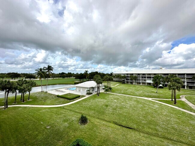 Foto del edificio - 3501 Village Blvd