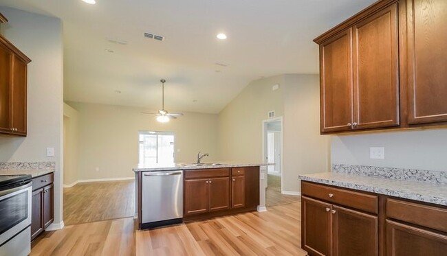 Building Photo - 108 Solis Dr