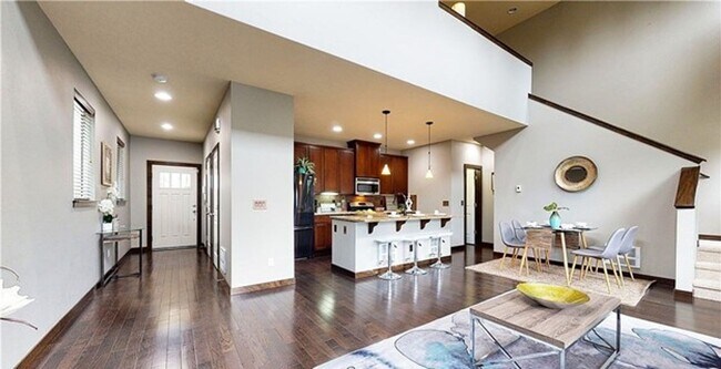 Building Photo - Perfectly located fabulous home with 3 beds/3.5 bath in Bothell!