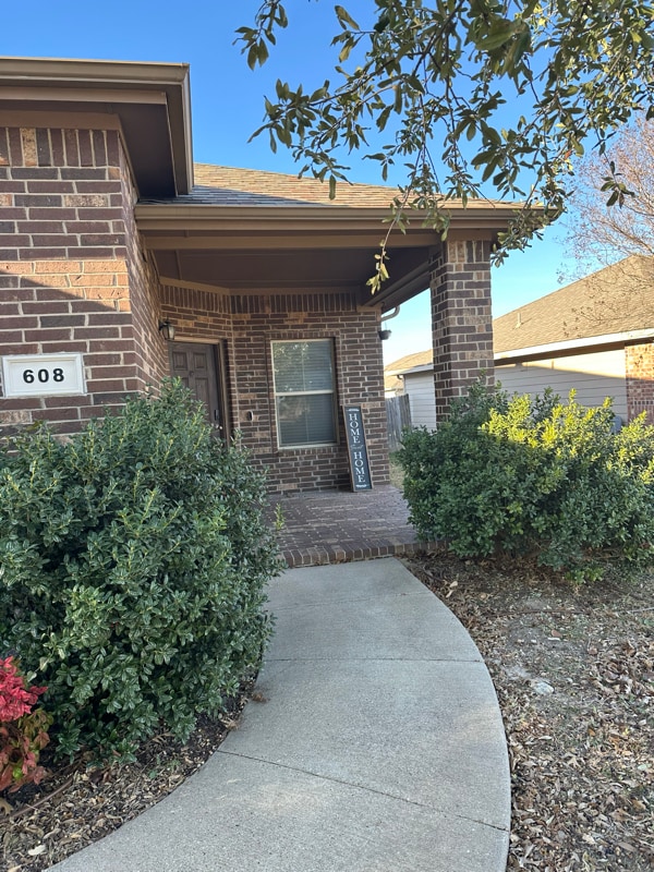 Foto del edificio - 608 Poncho Ln
