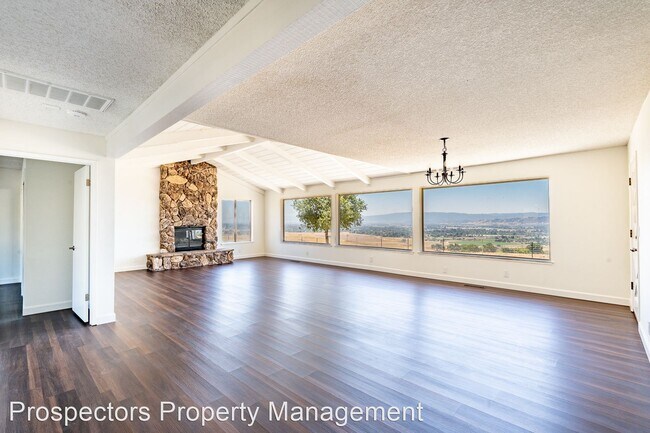 Foto del edificio - 4 br, 2 bath House - 2850 Paseo Robles