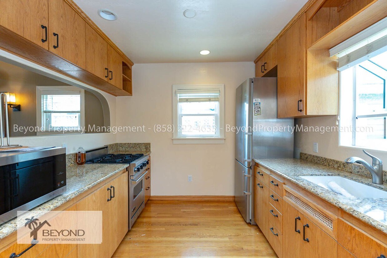 Foto principal - CHARMING 2 BEDROOM CRAFTSMAN BUNGALOW IN T...
