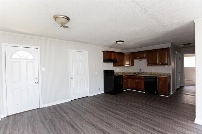 Building Photo - 604 Dorothy Dr