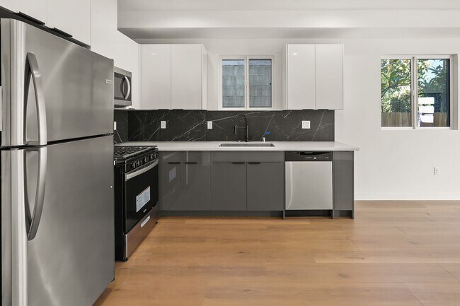 Foto del edificio - 1731 S New Hampshire Ave