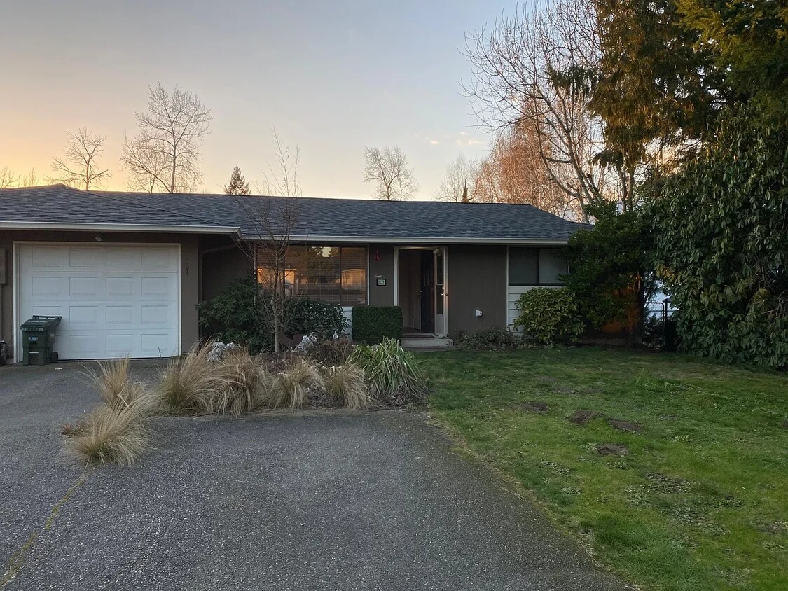624 105th Ave E, Edgewood, WA 98372 House Rental in Edgewood, WA